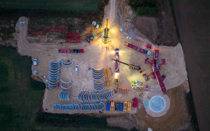 Betonturmteile vor Montag